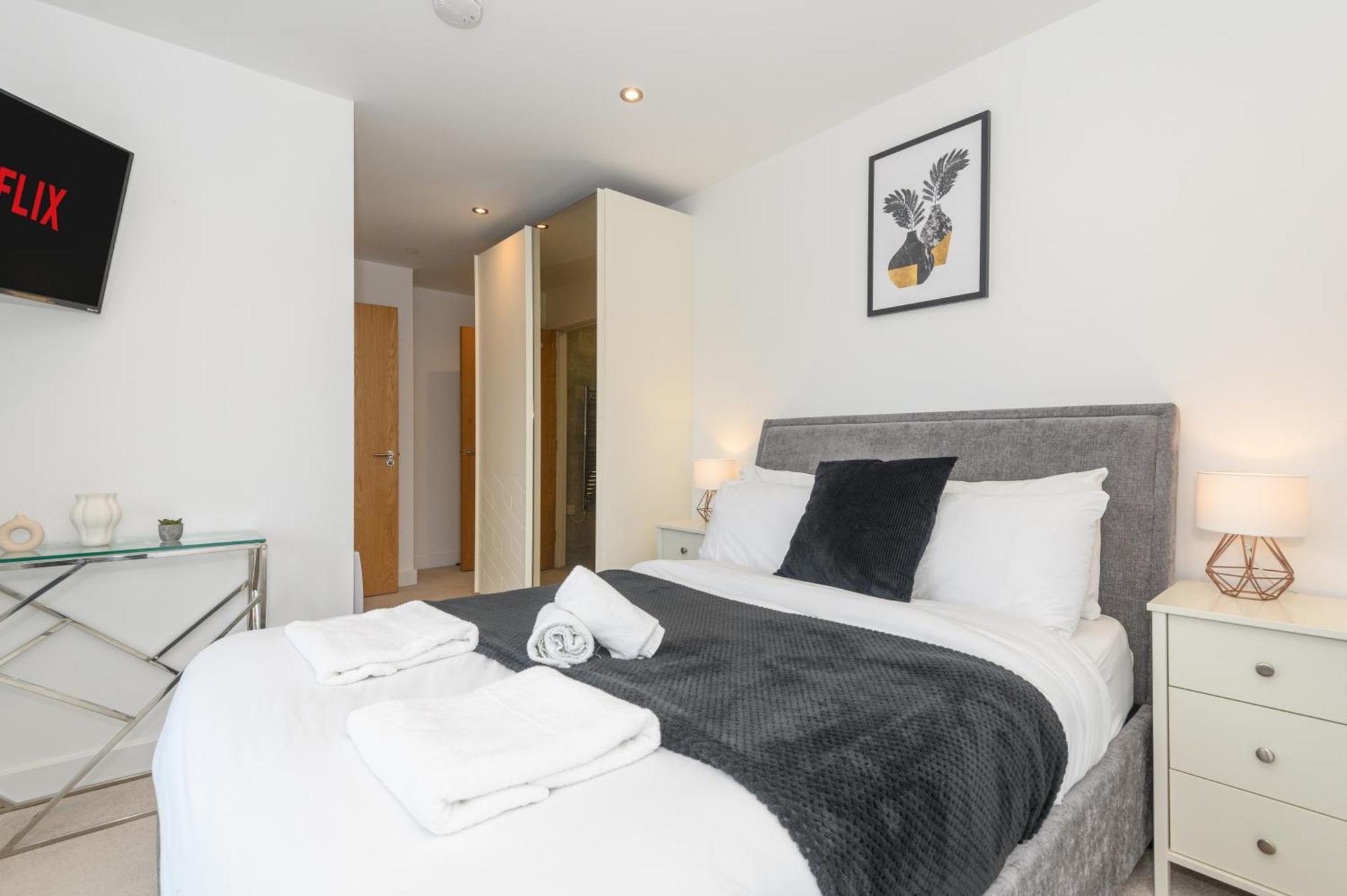 Luxurious 3-Bed, 3-Bath Stay In Leeds City Centre Exterior photo