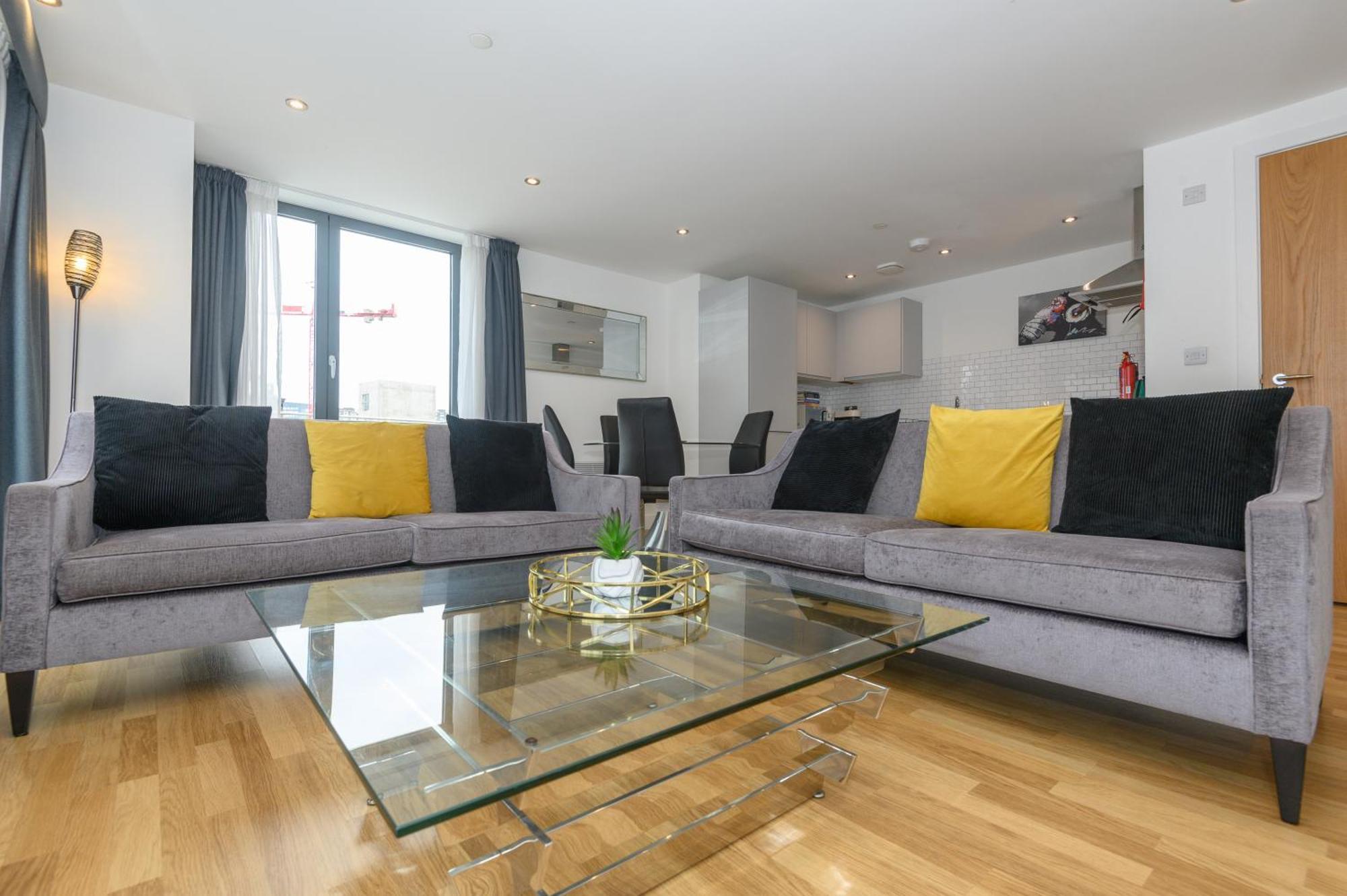 Luxurious 3-Bed, 3-Bath Stay In Leeds City Centre Exterior photo