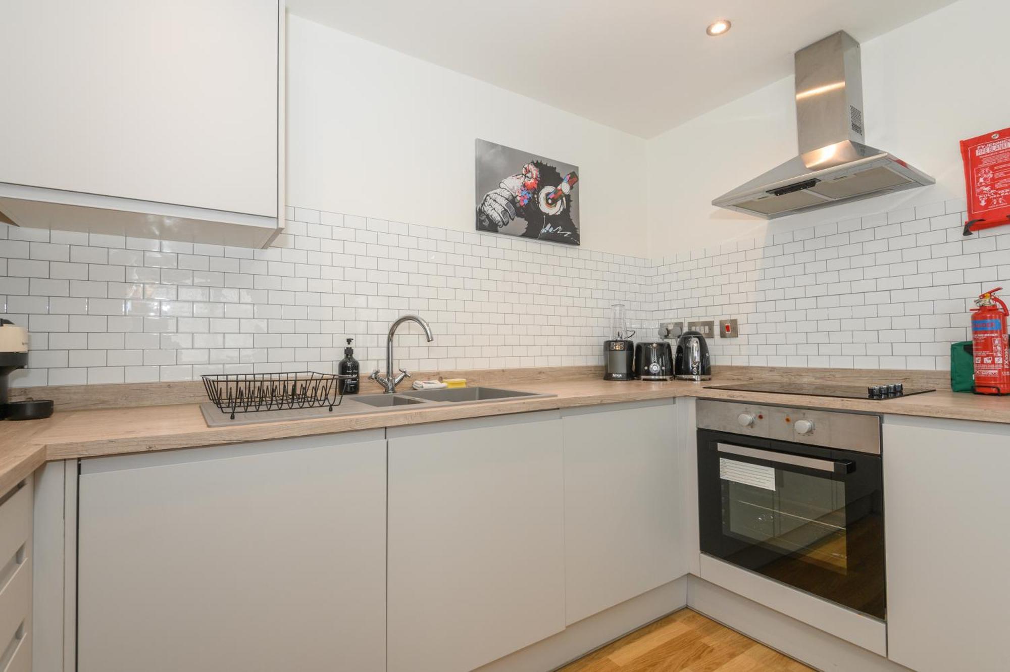 Luxurious 3-Bed, 3-Bath Stay In Leeds City Centre Exterior photo